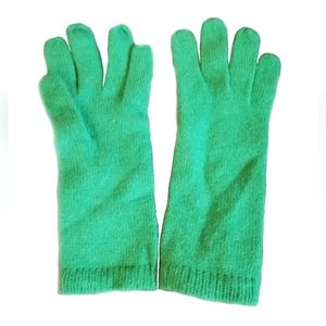 Green cashmere gloves